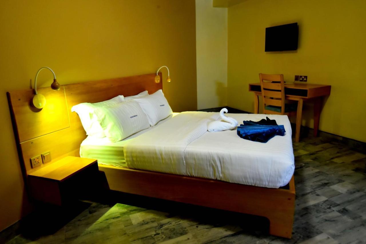 Victoria Mews Hotel Kampala Exterior foto